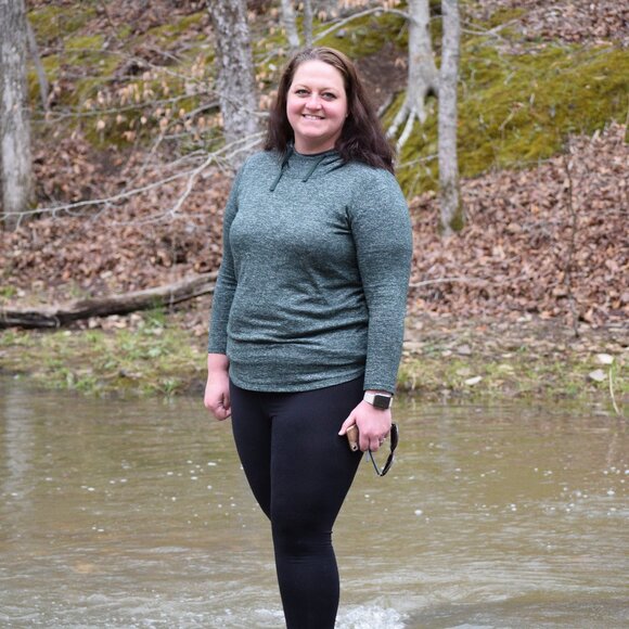Meet your Posher, Julie - Picture 1 of 1